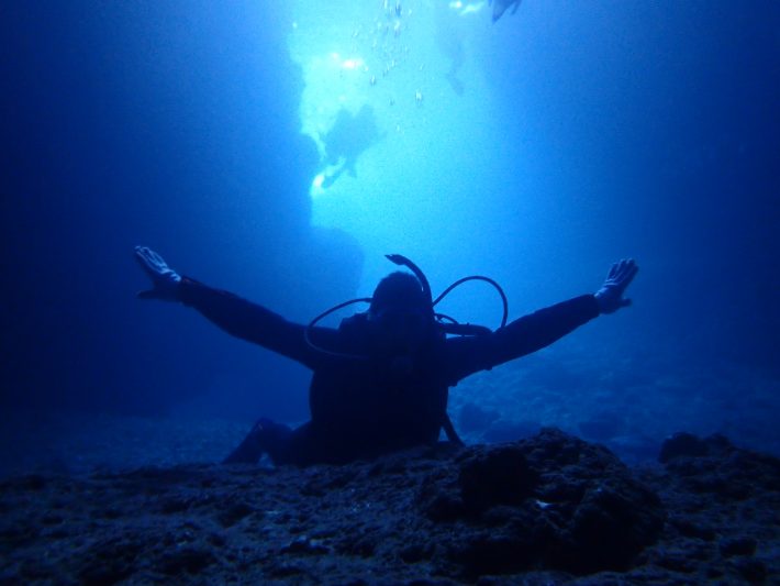 青之洞窟 藍動 潛水