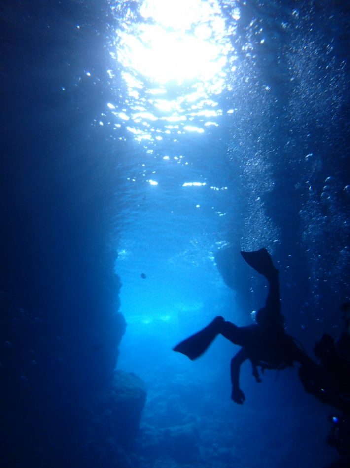 青之洞窟 藍動 潛水 推薦