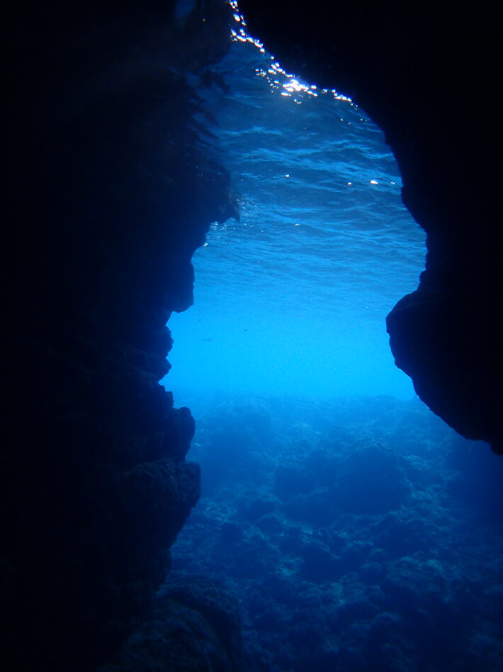 沖繩藍洞 體驗潛水 青之洞窟