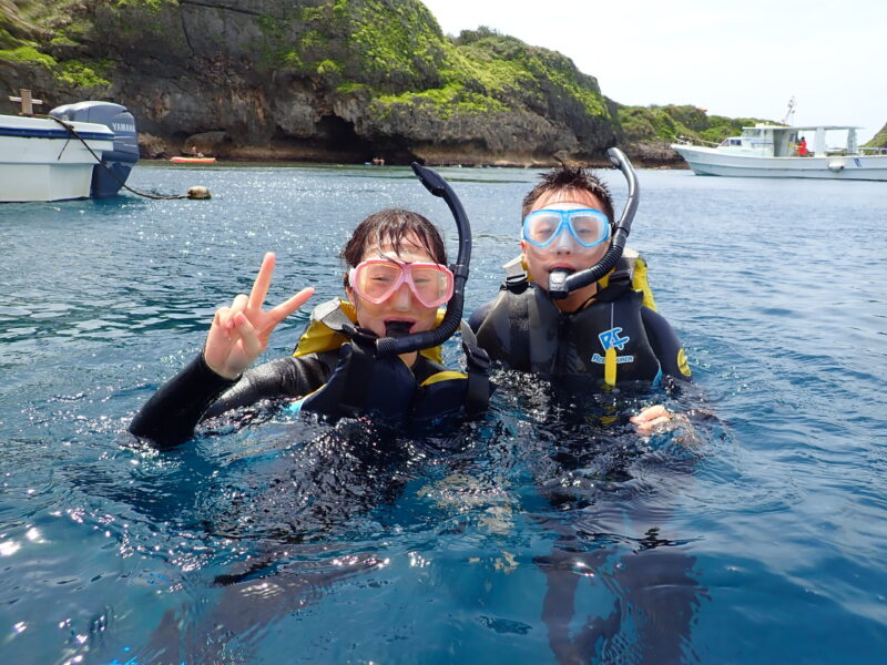 沖繩青洞 體驗潛水 夢幻礁浮潛｜補足一年的運動量｜黑潮潛水