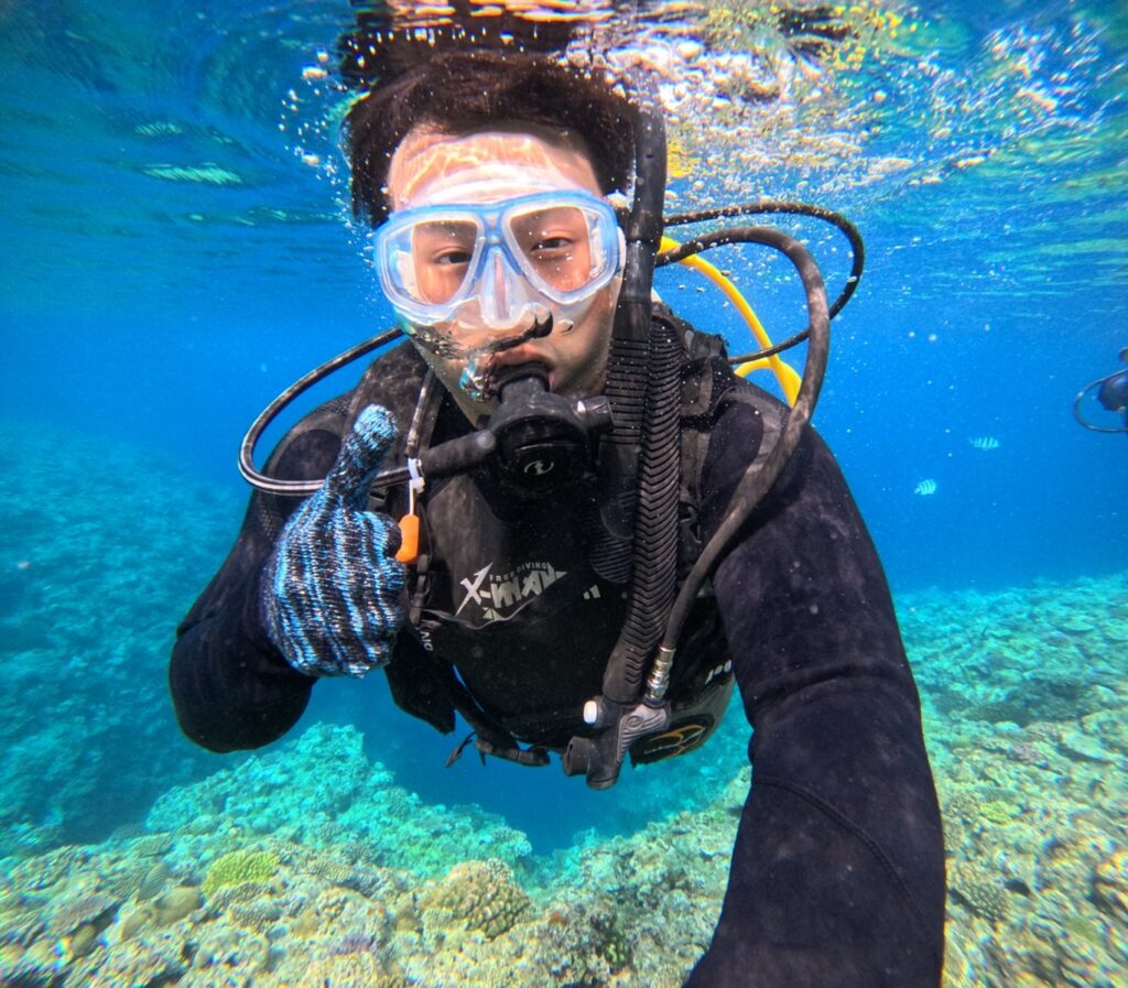 冲绳潜水 青洞浮潜 中文教学｜拍照就由青洞替大家美肌｜黑潮潜水