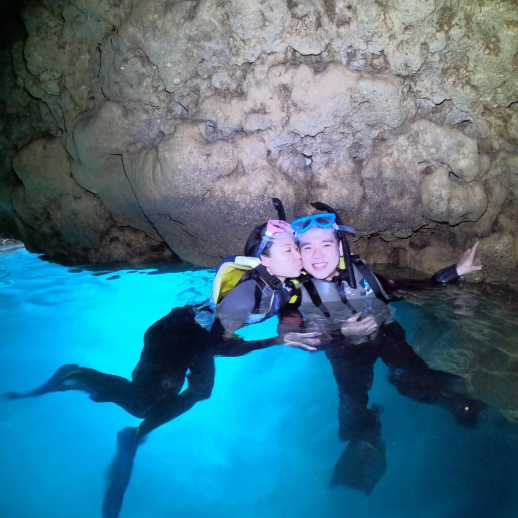 青之洞窟 中文教练｜在冲绳享受潜水和浮潜的体验｜黑潮潜水