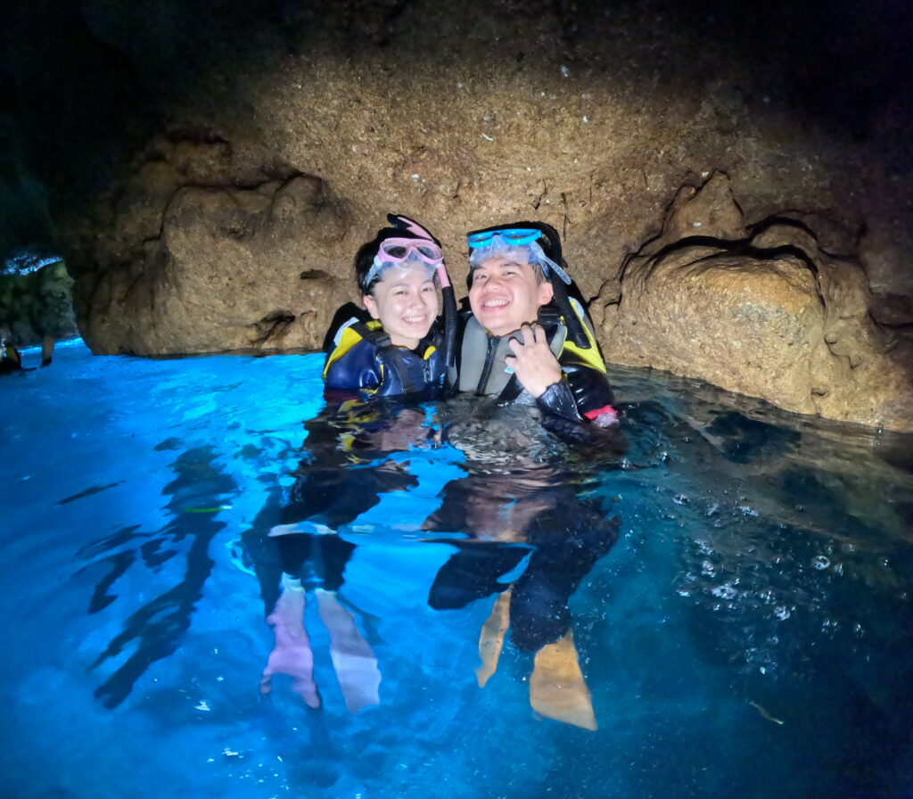 沖繩藍洞 浮潛 全程中文｜青洞是約會的好地方｜黑潮潛水