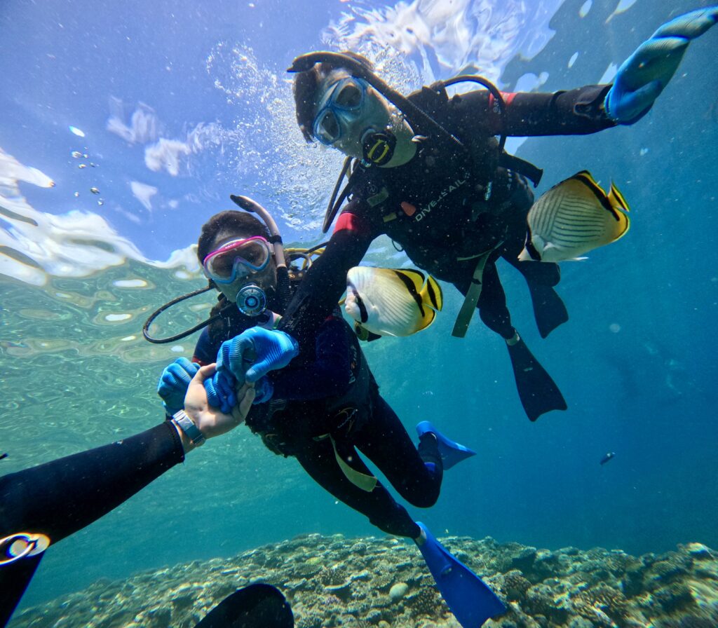 沖繩旅遊 中文教練 ｜ 藍洞｜黑潮潛水