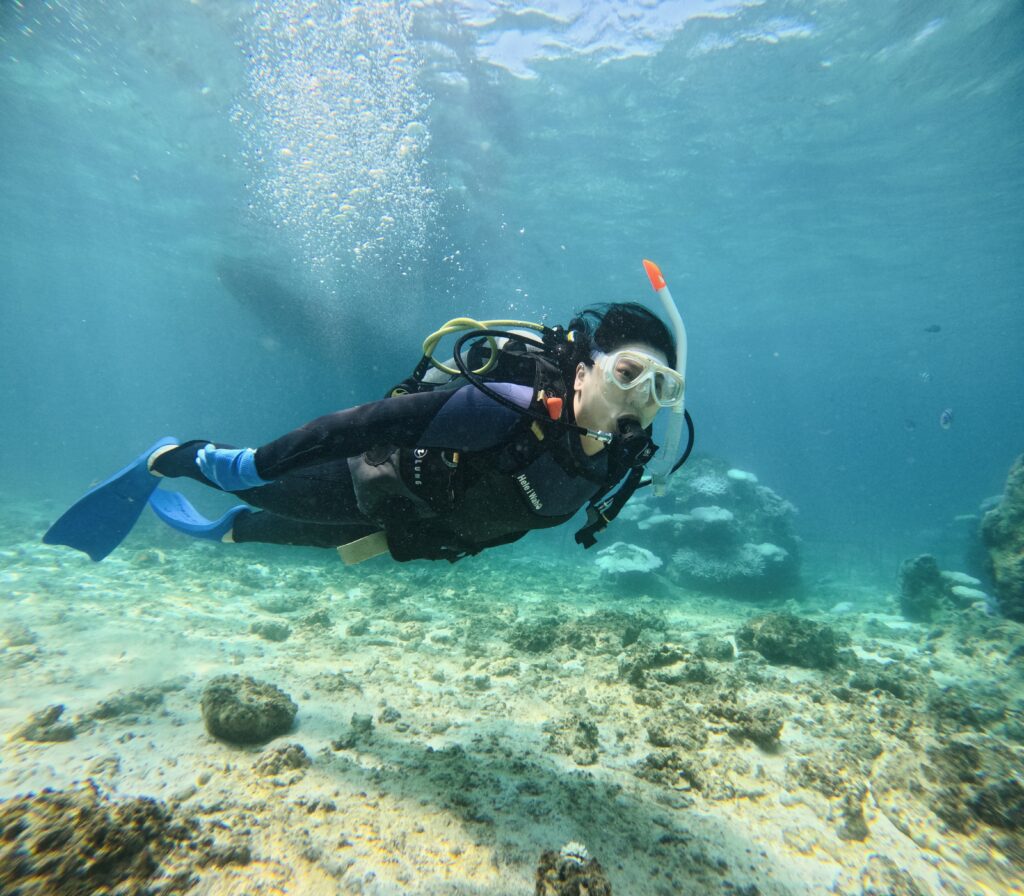 冲绳旅游 青洞梦幻礁 ｜探索水底的奥妙｜黑潮潜水