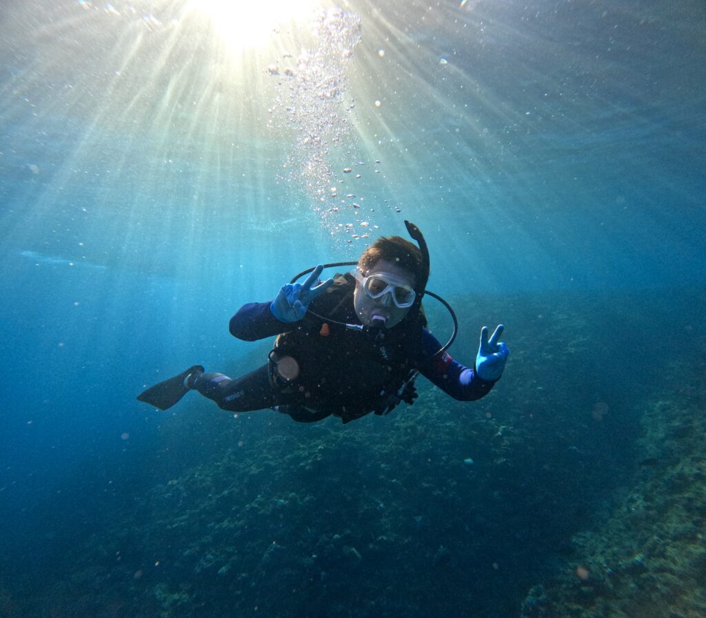 黑潮潜水 冲绳旅游 中文教练 冬季潜水 潜水