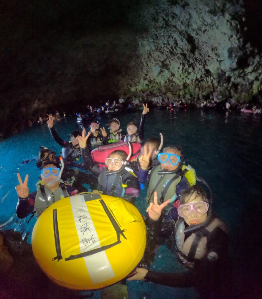 冲绳旅游 青洞 中文教练 发现小丑鱼 黑潮潜水