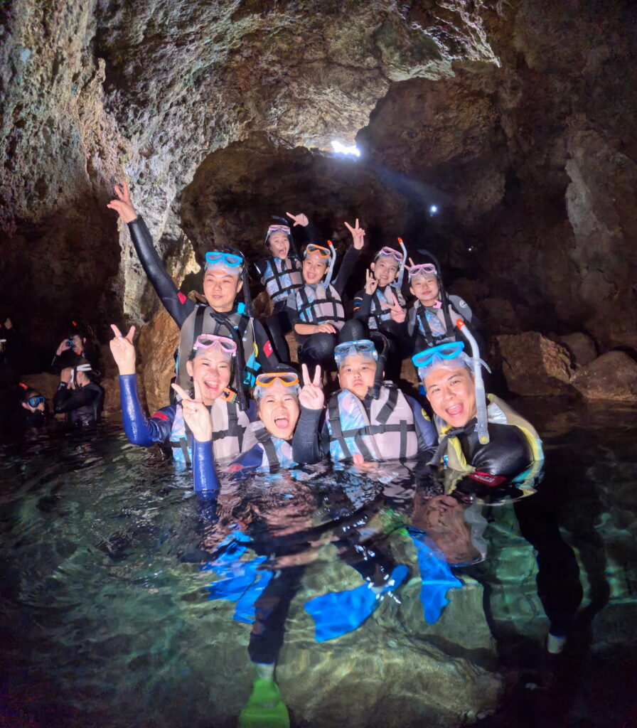 沖繩旅遊 青洞 中文說明 PADI 中文教練