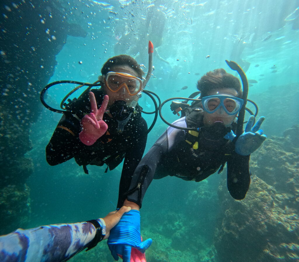 冲绳 PADI 潜水 中文练说明 青洞