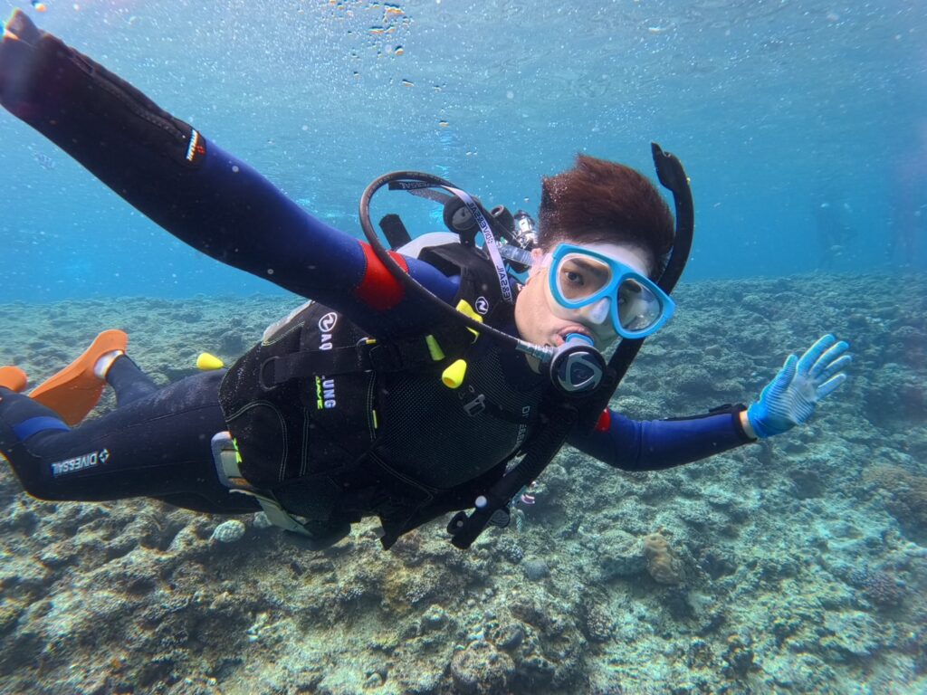 沖繩潛水 中文教練 青洞