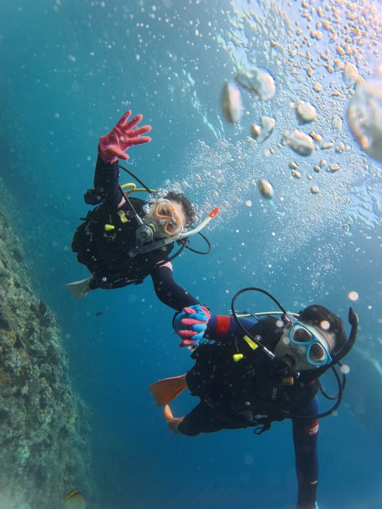 青之洞窟 黑潮潜水 PADI｜冲绳潜水推荐｜浪漫约会💙