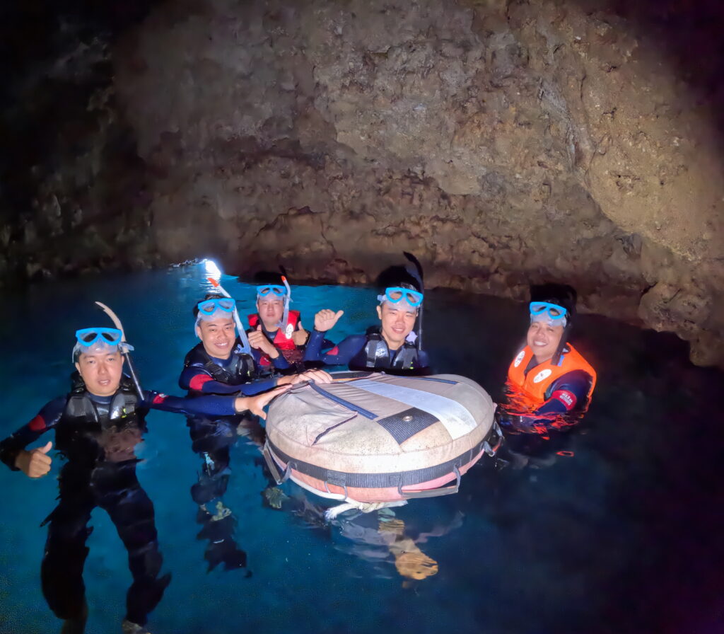 青洞 PADI 中文教练