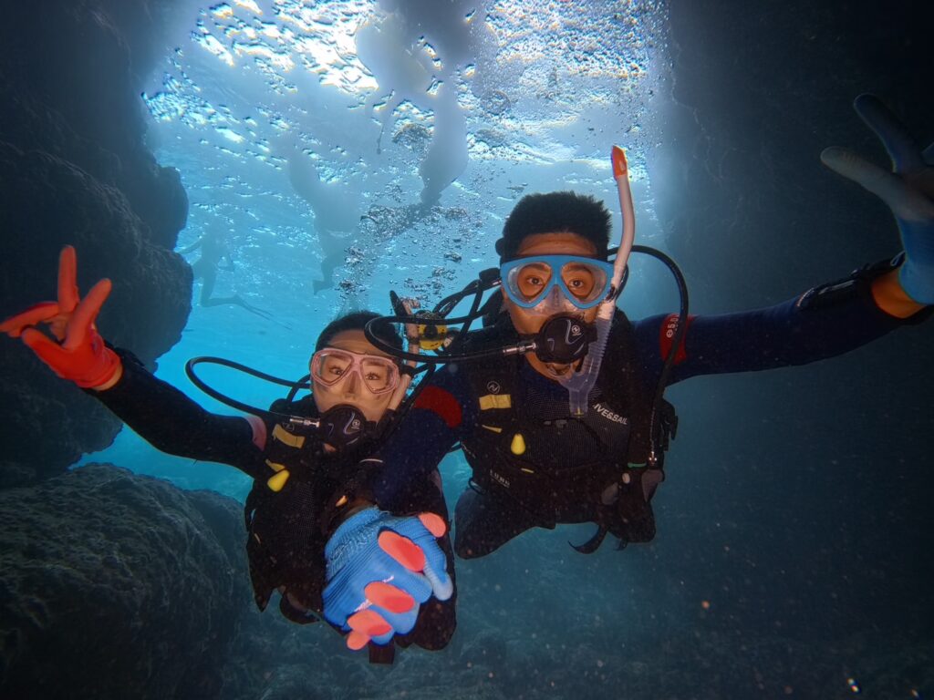 青洞潜水 PADI 中文教练