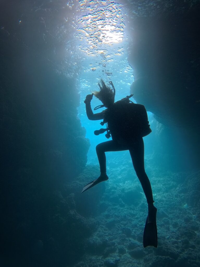 青洞潜水 PADI 中文教练