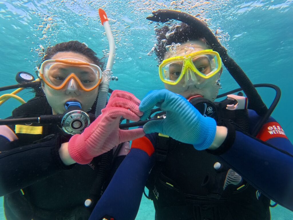 沖繩 PADI 浮潛 潛水 ｜我在青洞海水藍｜黑潮潛水