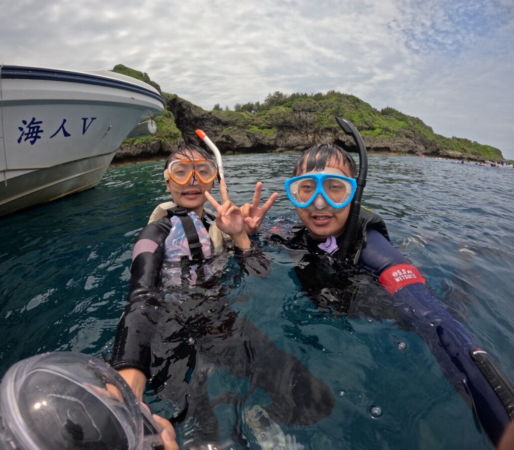 冲绳潜水  PADI  中文服务｜漂浮在冲绳的蔚蓝大海｜黑潮潜水